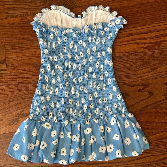 NWT LeLe Floral Ruffle Mini Dress Blue Size Medium Sweetheart Neckline Smocked - Picture 11 of 16